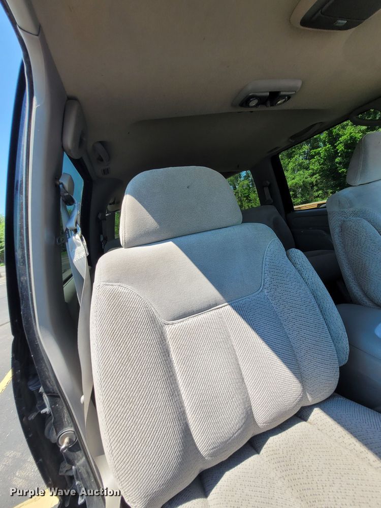 image for item DK1913 1995 Chevrolet Suburban K1500  SUV