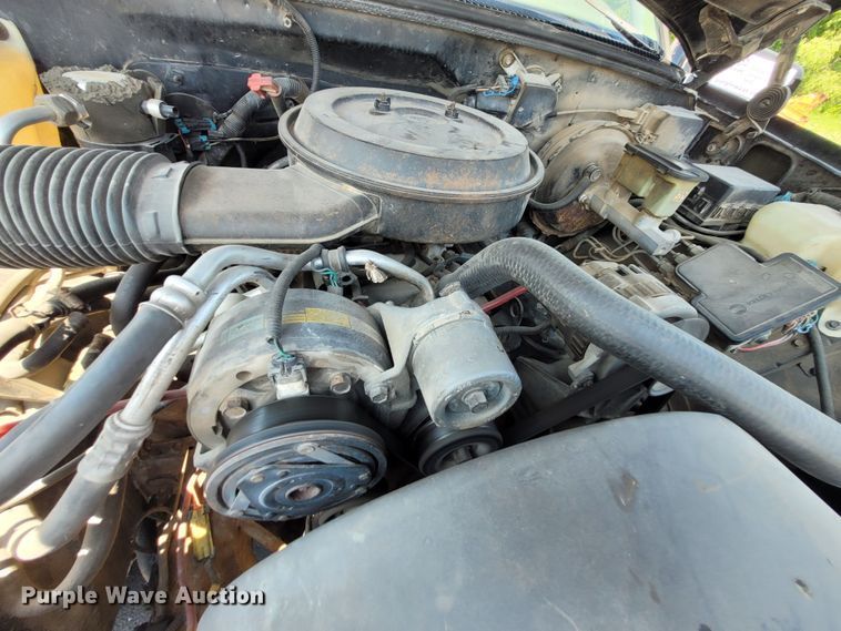 image for item DK1913 1995 Chevrolet Suburban K1500  SUV