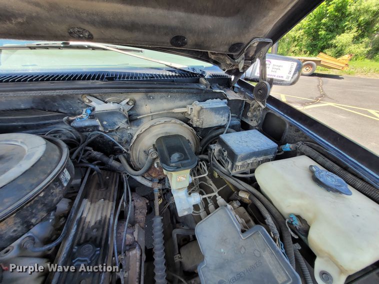 image for item DK1913 1995 Chevrolet Suburban K1500  SUV