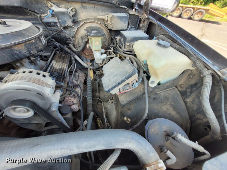 image for item DK1913 1995 Chevrolet Suburban K1500  SUV