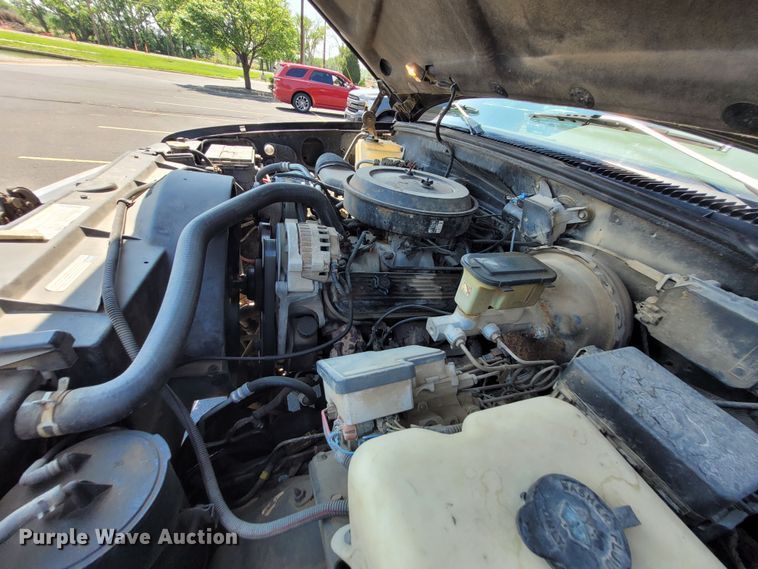 image for item DK1913 1995 Chevrolet Suburban K1500  SUV