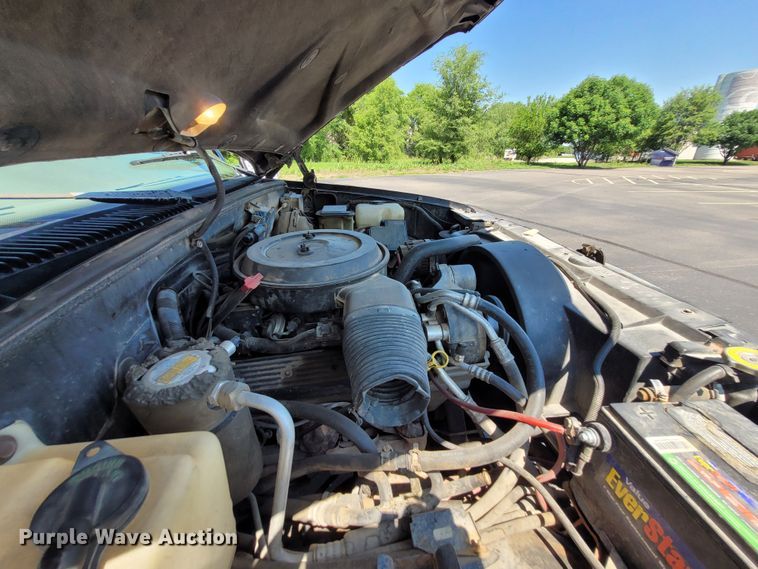 image for item DK1913 1995 Chevrolet Suburban K1500  SUV