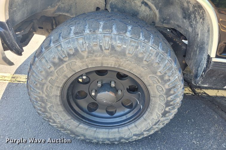 image for item DK1913 1995 Chevrolet Suburban K1500  SUV