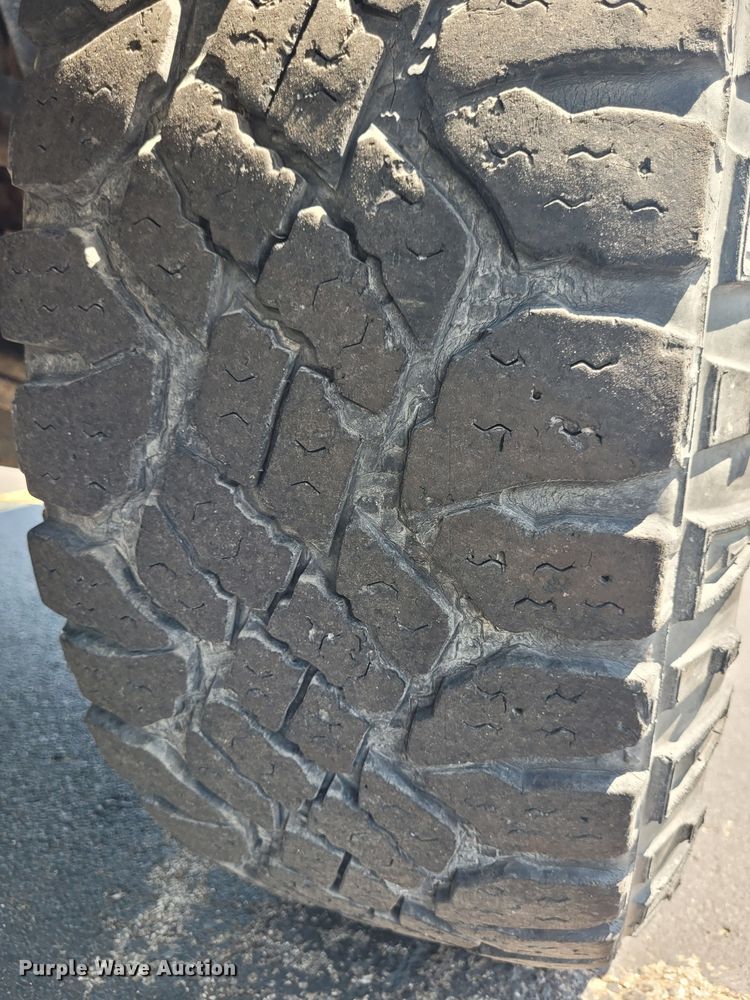 image for item DK1913 1995 Chevrolet Suburban K1500  SUV