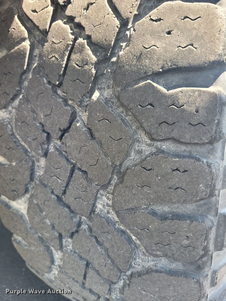 image for item DK1913 1995 Chevrolet Suburban K1500  SUV