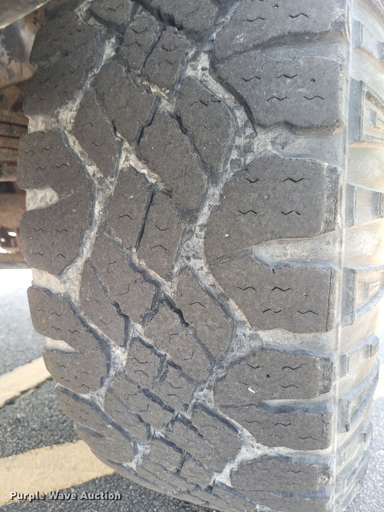 image for item DK1913 1995 Chevrolet Suburban K1500  SUV