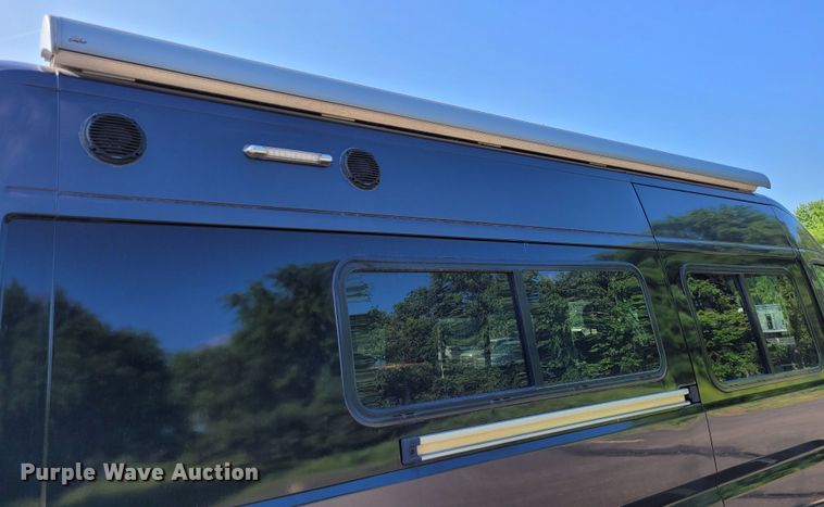 image for item DK1917 2018 Winnebago Travato  RV