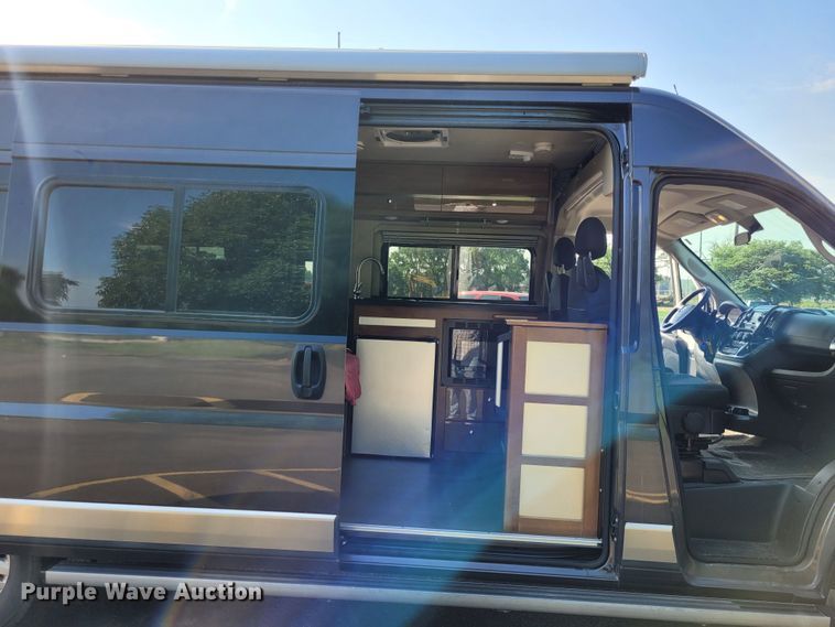 image for item DK1917 2018 Winnebago Travato  RV