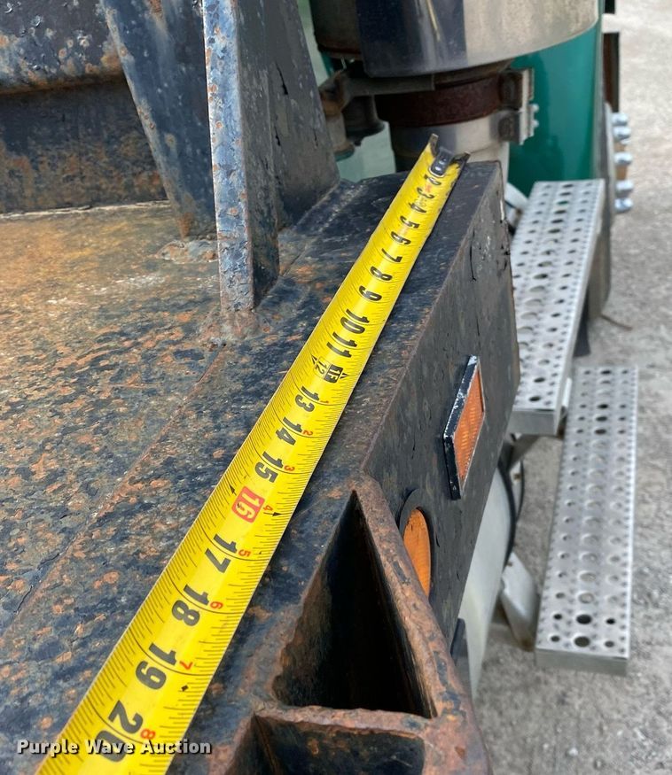 image for item DL7219 2007 Freightliner Classic 120  rollback truck