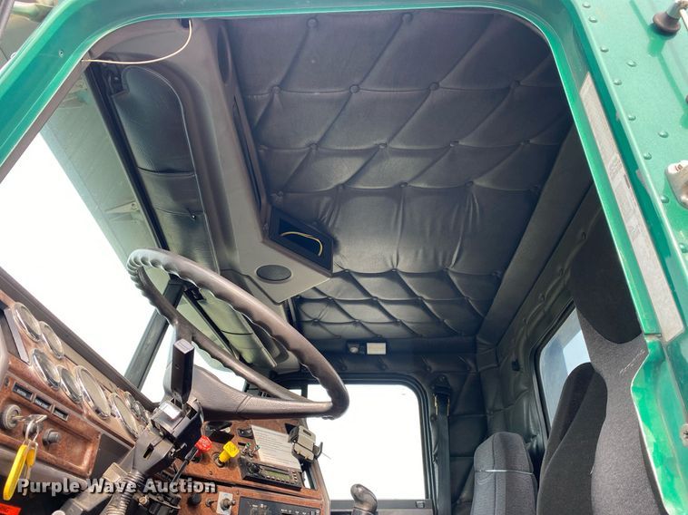 image for item DL7219 2007 Freightliner Classic 120  rollback truck