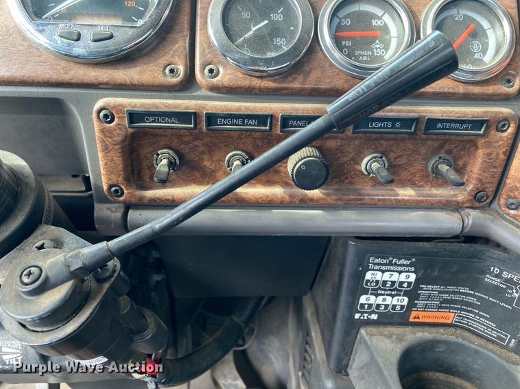 image for item DL7219 2007 Freightliner Classic 120  rollback truck