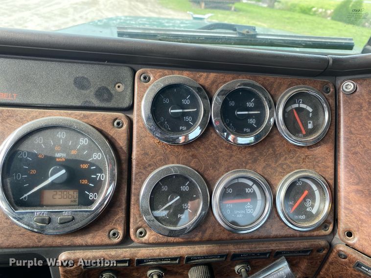 image for item DL7219 2007 Freightliner Classic 120  rollback truck