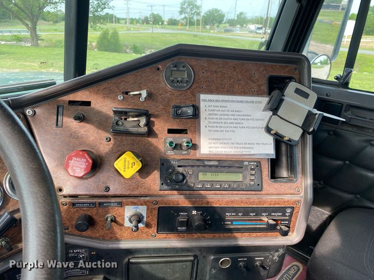 image for item DL7219 2007 Freightliner Classic 120  rollback truck