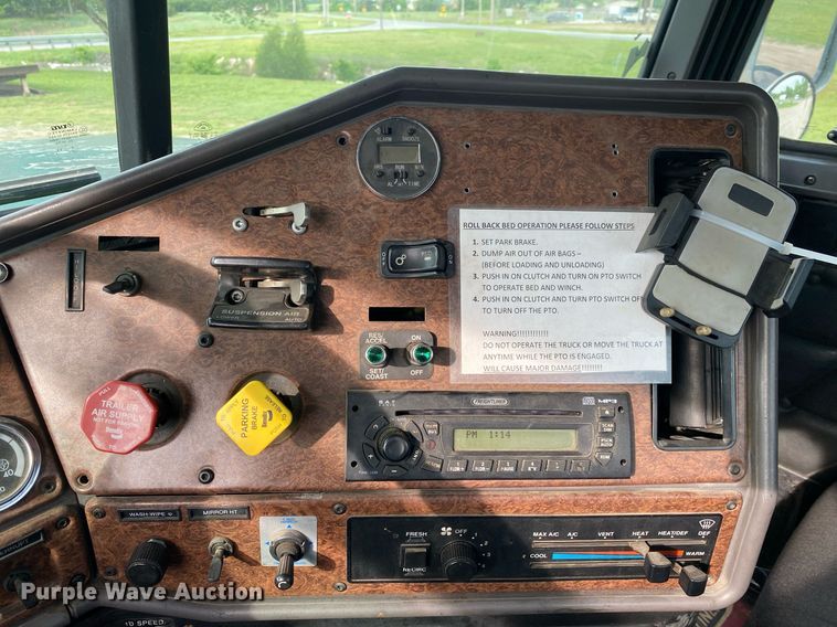 image for item DL7219 2007 Freightliner Classic 120  rollback truck