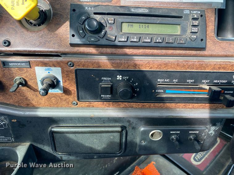 image for item DL7219 2007 Freightliner Classic 120  rollback truck