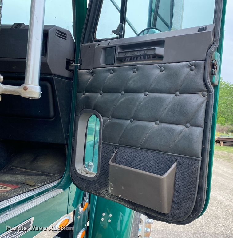 image for item DL7219 2007 Freightliner Classic 120  rollback truck