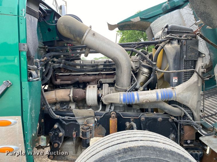 image for item DL7219 2007 Freightliner Classic 120  rollback truck