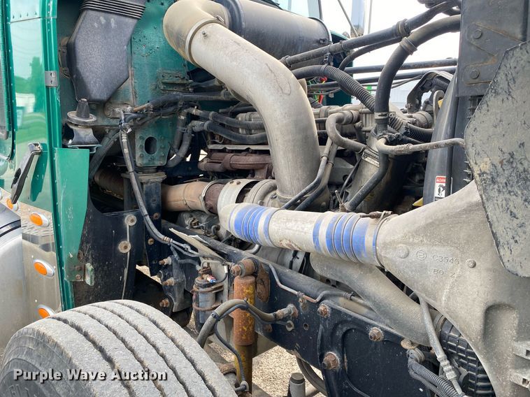 image for item DL7219 2007 Freightliner Classic 120  rollback truck