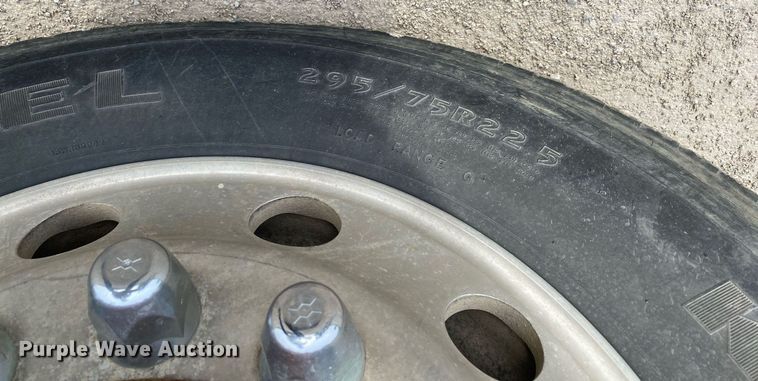 image for item DL7219 2007 Freightliner Classic 120  rollback truck