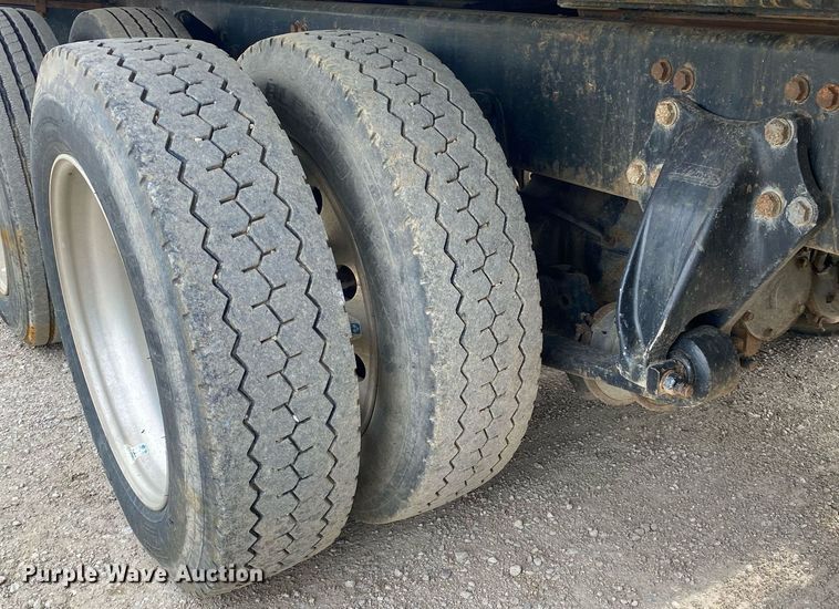 image for item DL7219 2007 Freightliner Classic 120  rollback truck