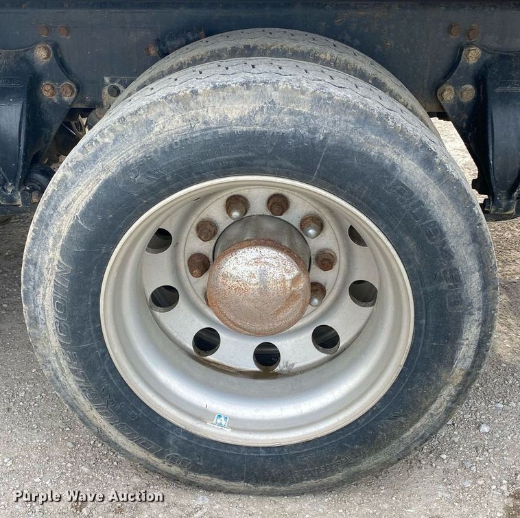 image for item DL7219 2007 Freightliner Classic 120  rollback truck