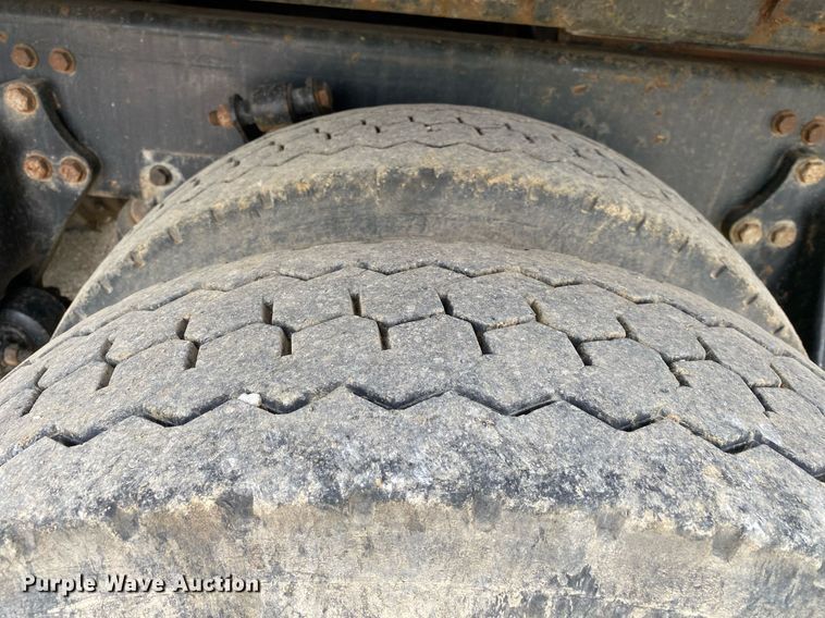 image for item DL7219 2007 Freightliner Classic 120  rollback truck