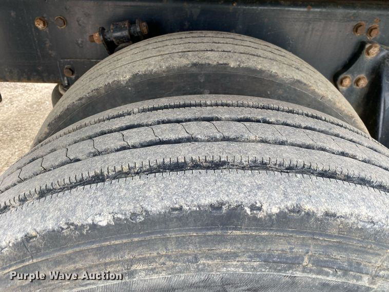 image for item DL7219 2007 Freightliner Classic 120  rollback truck