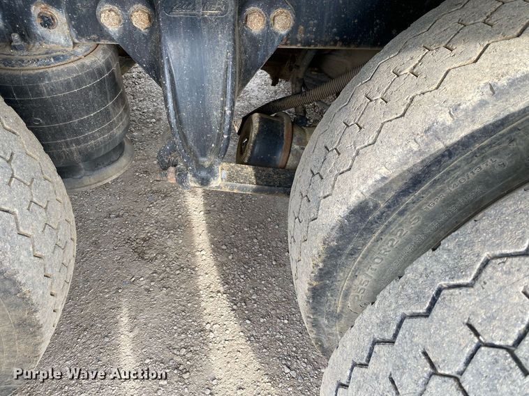 image for item DL7219 2007 Freightliner Classic 120  rollback truck