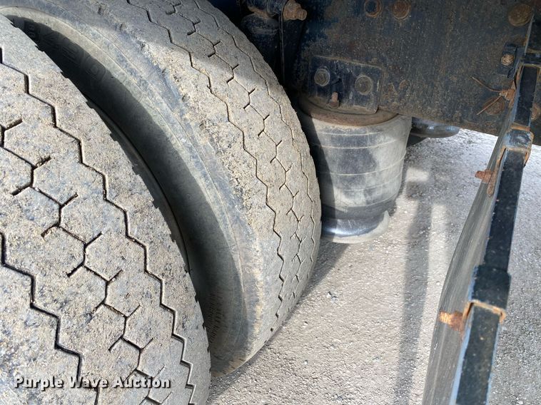 image for item DL7219 2007 Freightliner Classic 120  rollback truck