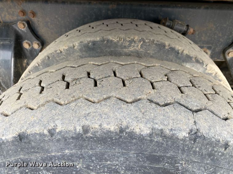 image for item DL7219 2007 Freightliner Classic 120  rollback truck