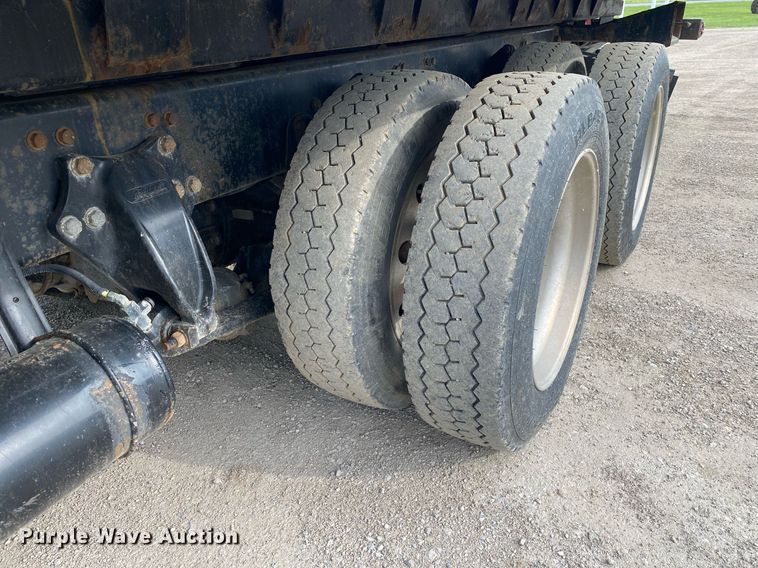 image for item DL7219 2007 Freightliner Classic 120  rollback truck