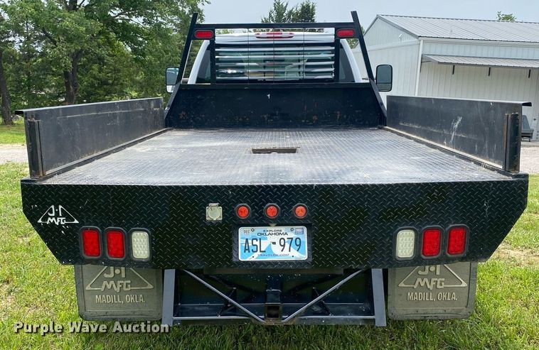 image for item DL7230 2011 Chevrolet Silverado 3500HD  flatbed pickup truck