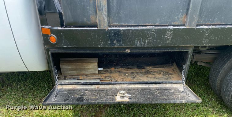 image for item DL7230 2011 Chevrolet Silverado 3500HD  flatbed pickup truck