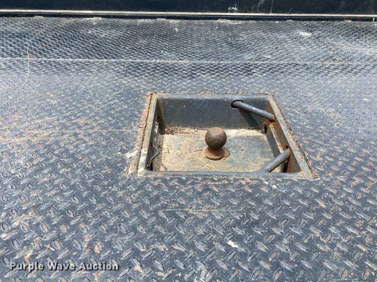 image for item DL7230 2011 Chevrolet Silverado 3500HD  flatbed pickup truck