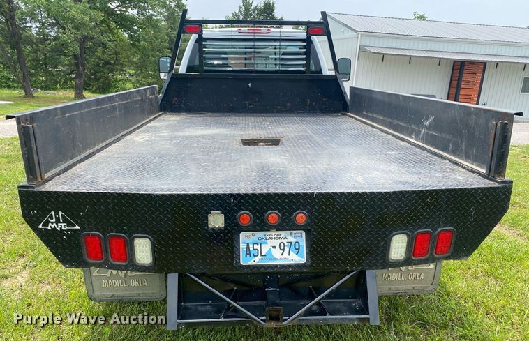 image for item DL7230 2011 Chevrolet Silverado 3500HD  flatbed pickup truck