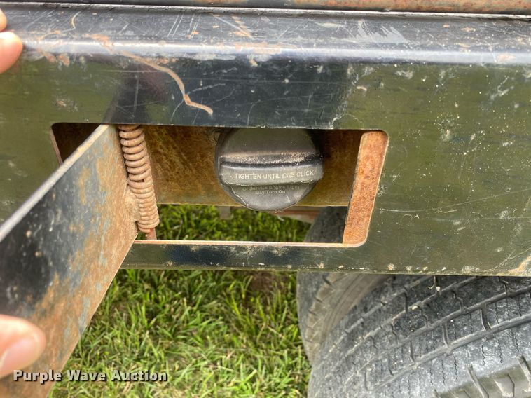 image for item DL7230 2011 Chevrolet Silverado 3500HD  flatbed pickup truck