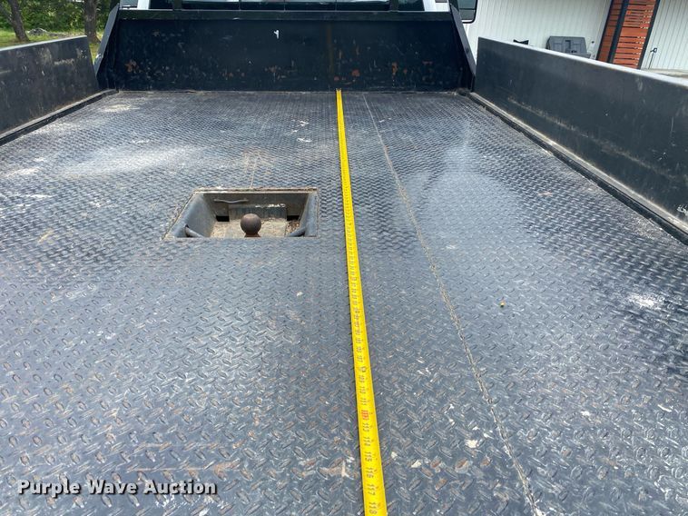 image for item DL7230 2011 Chevrolet Silverado 3500HD  flatbed pickup truck