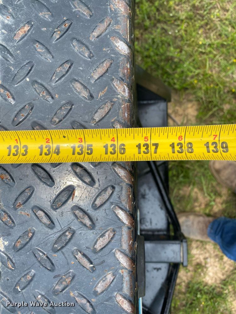 image for item DL7230 2011 Chevrolet Silverado 3500HD  flatbed pickup truck