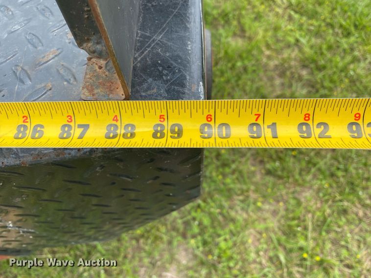 image for item DL7230 2011 Chevrolet Silverado 3500HD  flatbed pickup truck