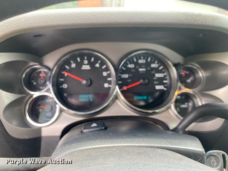 image for item DL7230 2011 Chevrolet Silverado 3500HD  flatbed pickup truck