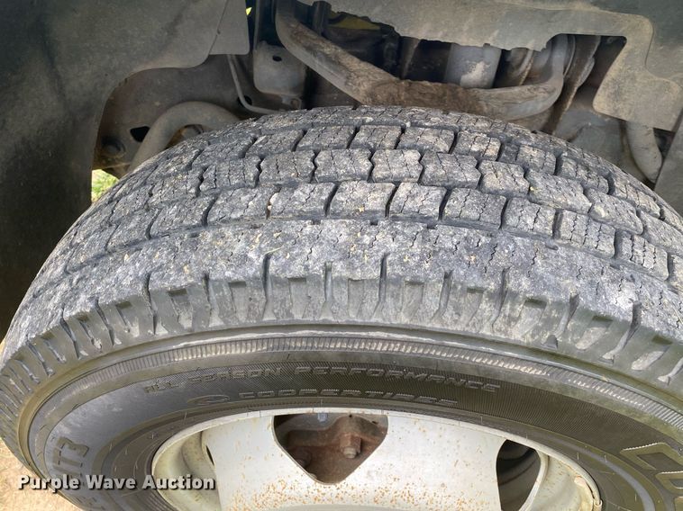 image for item DL7230 2011 Chevrolet Silverado 3500HD  flatbed pickup truck