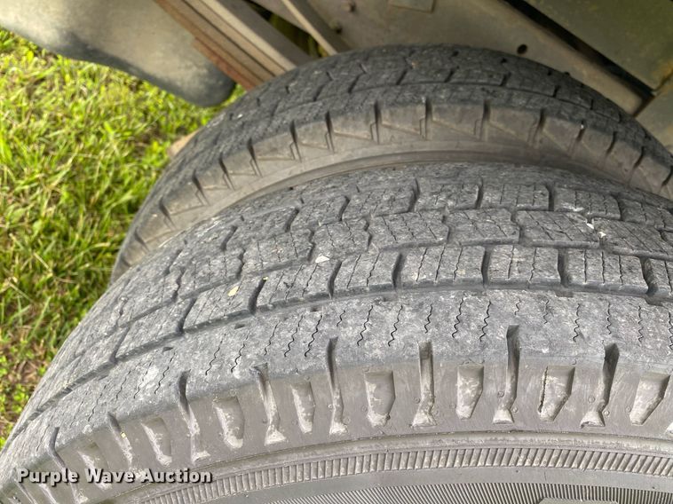 image for item DL7230 2011 Chevrolet Silverado 3500HD  flatbed pickup truck