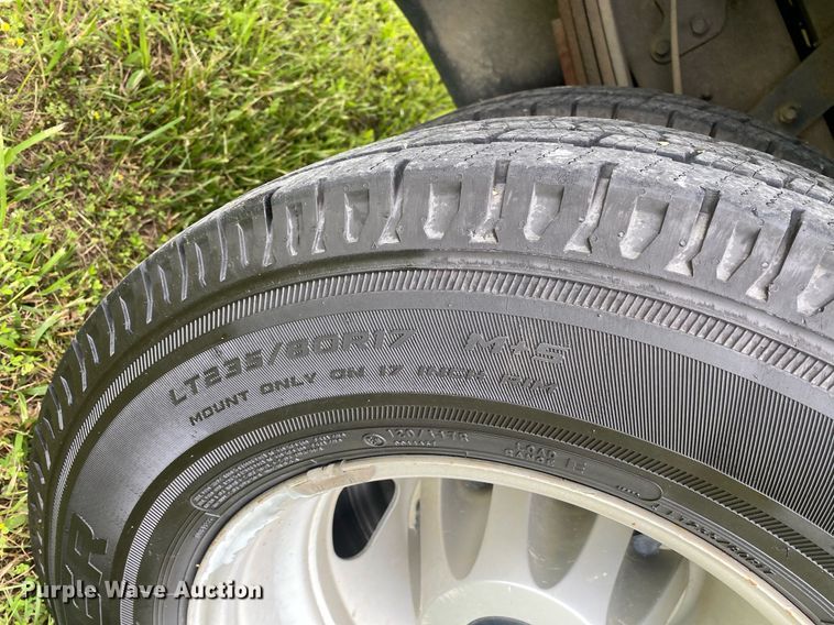 image for item DL7230 2011 Chevrolet Silverado 3500HD  flatbed pickup truck