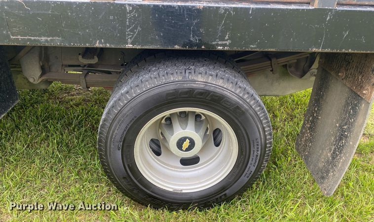 image for item DL7230 2011 Chevrolet Silverado 3500HD  flatbed pickup truck