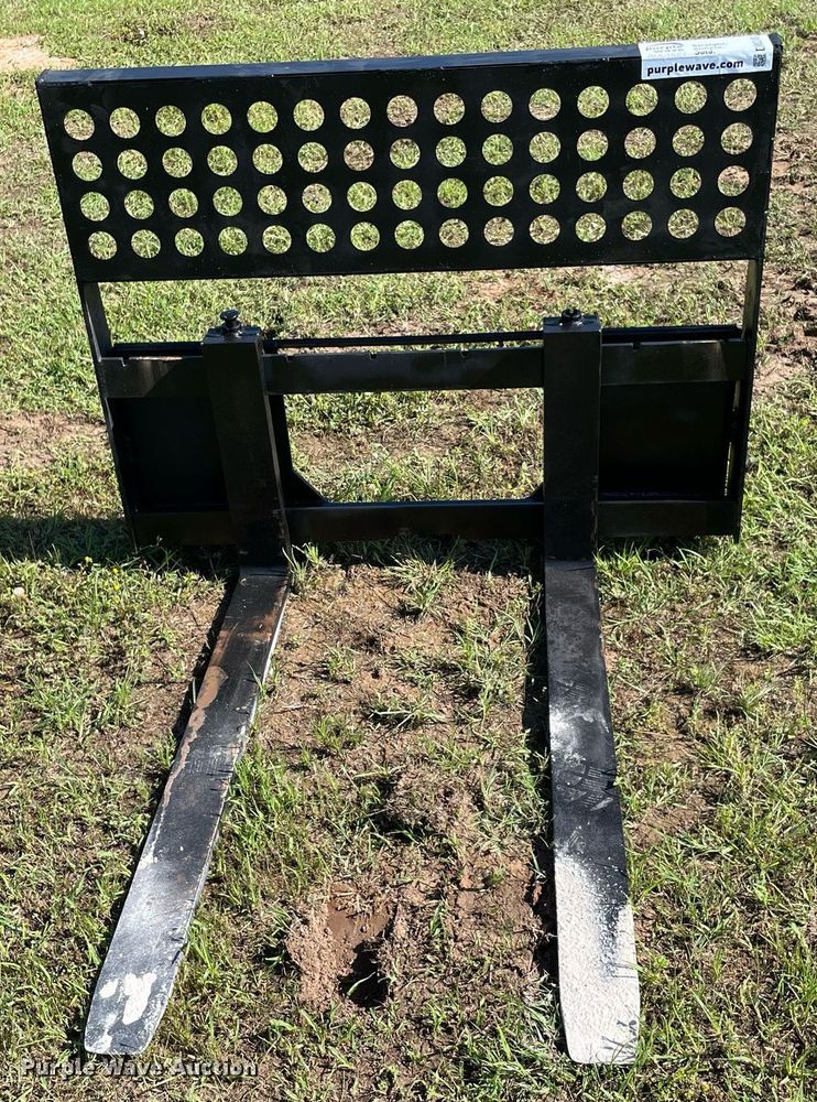 image for item DM0249 48" L skid steer forks