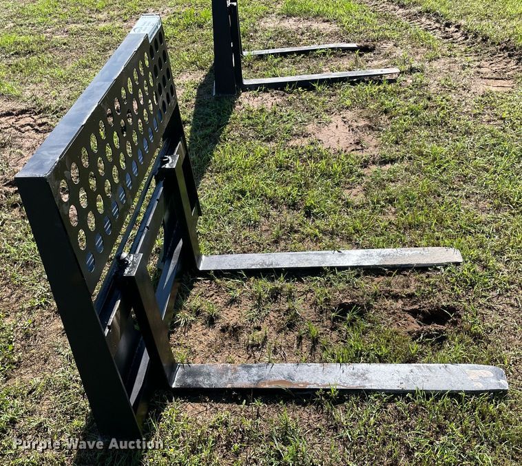 image for item DM0249 48" L skid steer forks