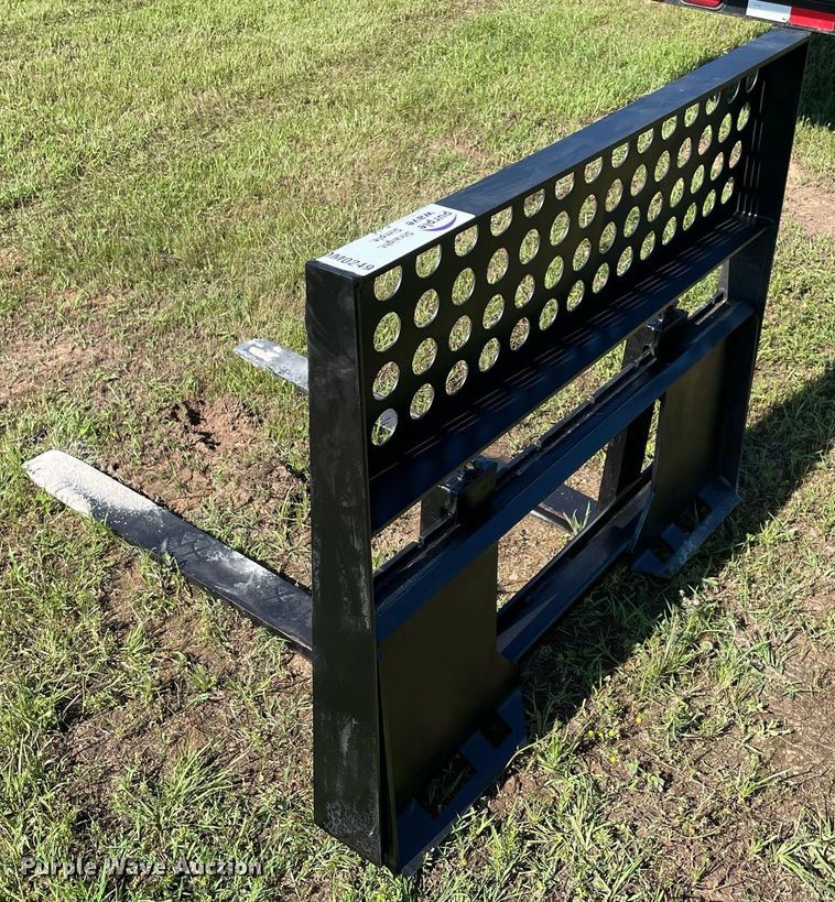 image for item DM0249 48" L skid steer forks