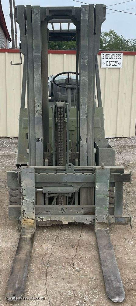 image for item DM0252 Clark GCS25MB  forklift