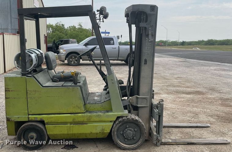 image for item DM0252 Clark GCS25MB  forklift