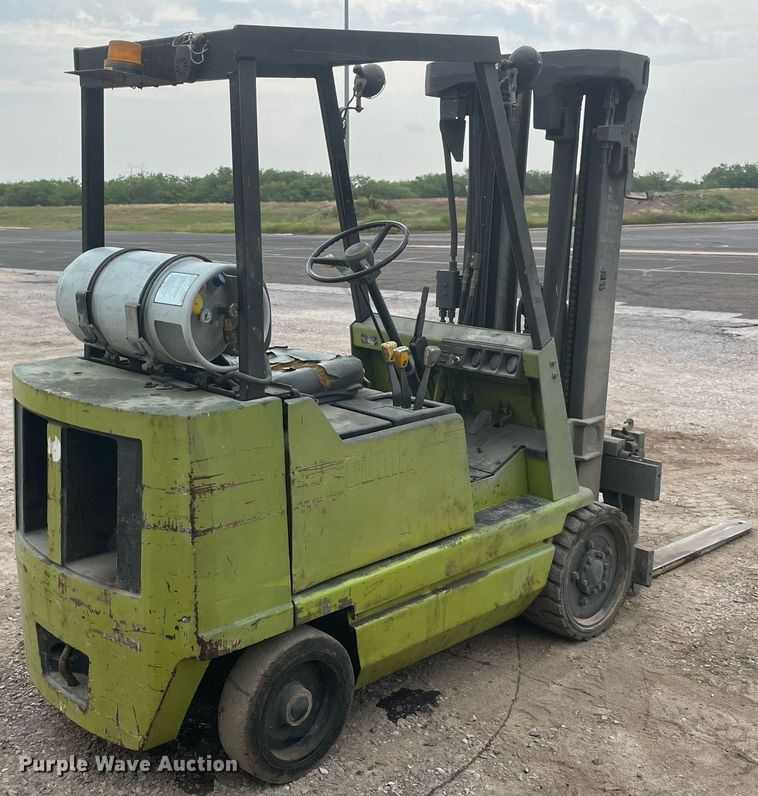 image for item DM0252 Clark GCS25MB  forklift